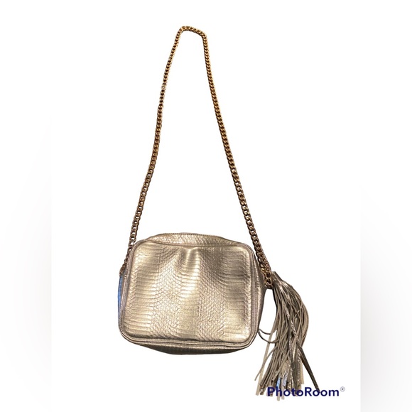 Victoria Secret~Silver Snake Print Crossbody with Gold Chain, Silver Tassel NWOT - Picture 3 of 15
